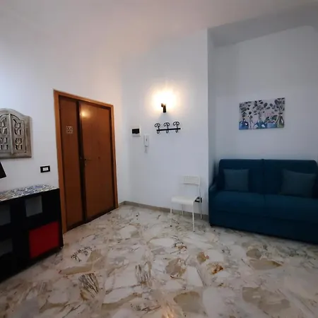 La Porta Dei Candelai Apartment *